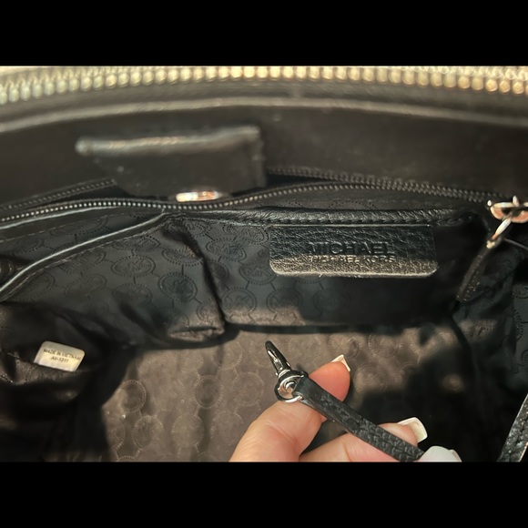 Michael Kors large classic black and white tote - Picture 5 of 5